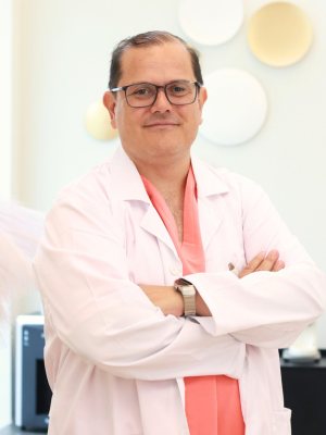 Dr. Sergio Rogel Cayetano gynaecologist specialising in fertility in Alicante